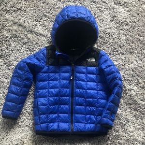 North face thermoball boy jacket, size 4
